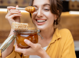 5 usages du miel en cosm&eacute;tique