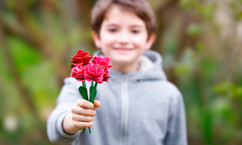 Faire une rose en p&acirc;te &agrave; papier